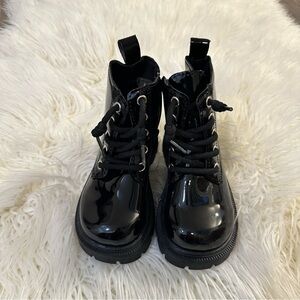 Girls Black Patent Leather Chelsea Boots size 8.5